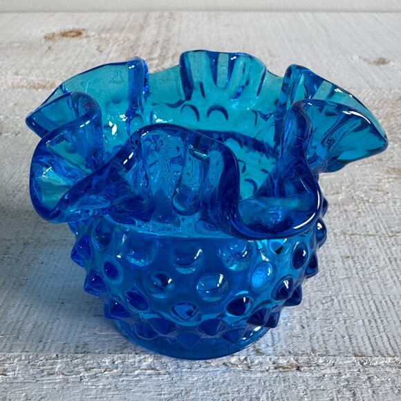 Vintage Small Blue Glass Fenton Hobnail Ruffle Vase - Picture 2 of 10